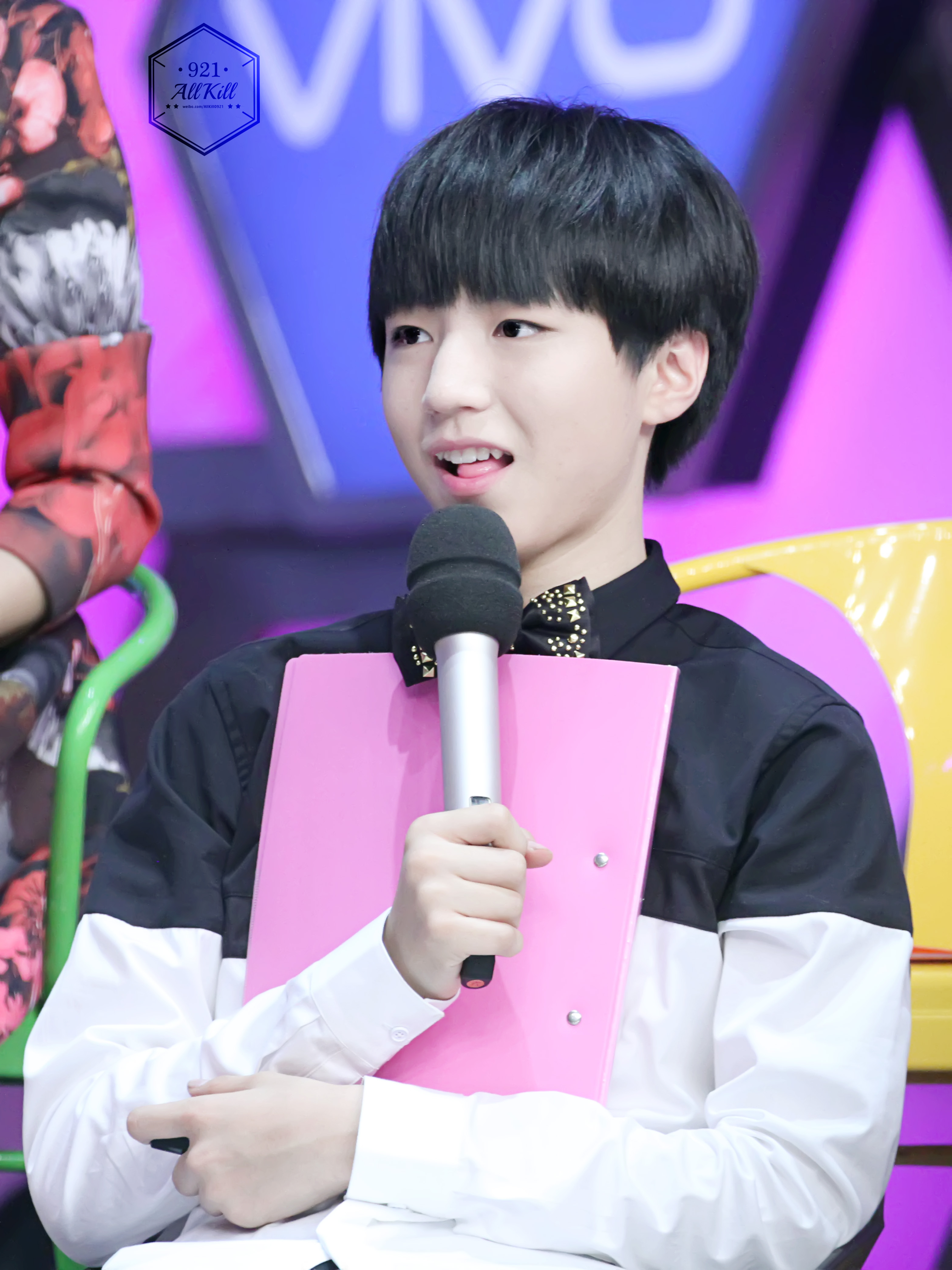 tfboys王俊凯 2015.03.22 快乐大本营录制现场.