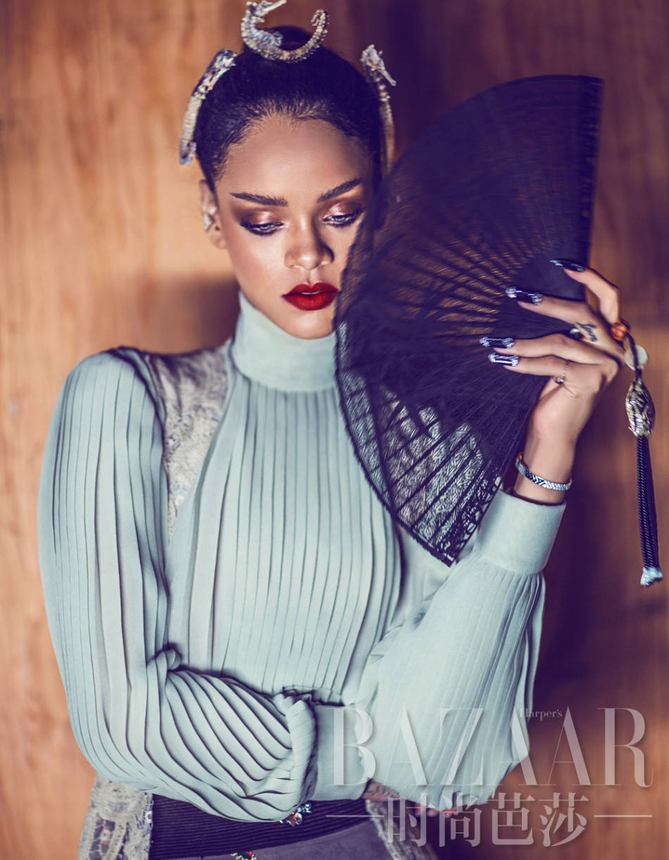 rihanna(蕾哈娜)——《时尚芭莎》