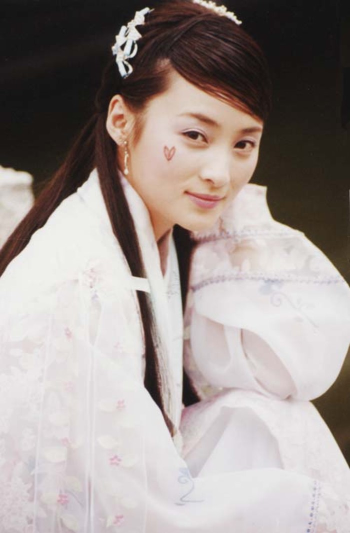 蒋勤勤《风云》【第二梦】芙蓉如面柳如眉,唇畔微抿,浅笑含双靥.