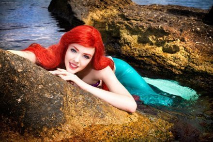 王国里有一条可爱的小美人鱼,名叫爱丽儿.