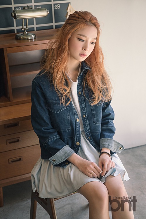 性感女团exid率智拍写真外套牛仔显青春男朋友给你性感内衣买图片