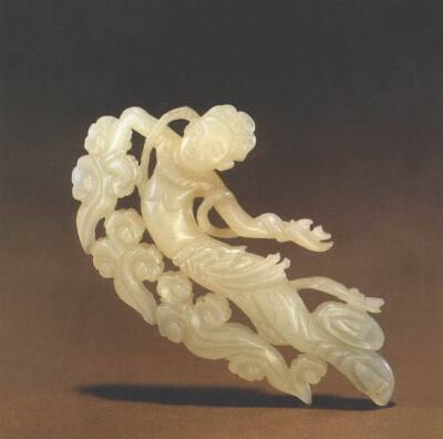 唐 镂雕飞天玉佩 故宫博物院 http://jd.cang.com/257342.html