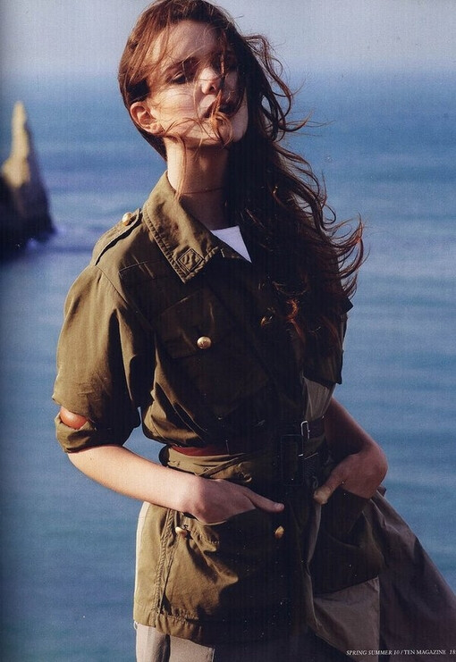 伊莫金·莫里斯·克拉克 (imogen morris clarke) 长着一双如精灵般会