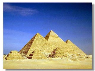 金字塔,是埃及古代奴隶社会的方锥形帝王陵墓.世界八大奇迹之一.