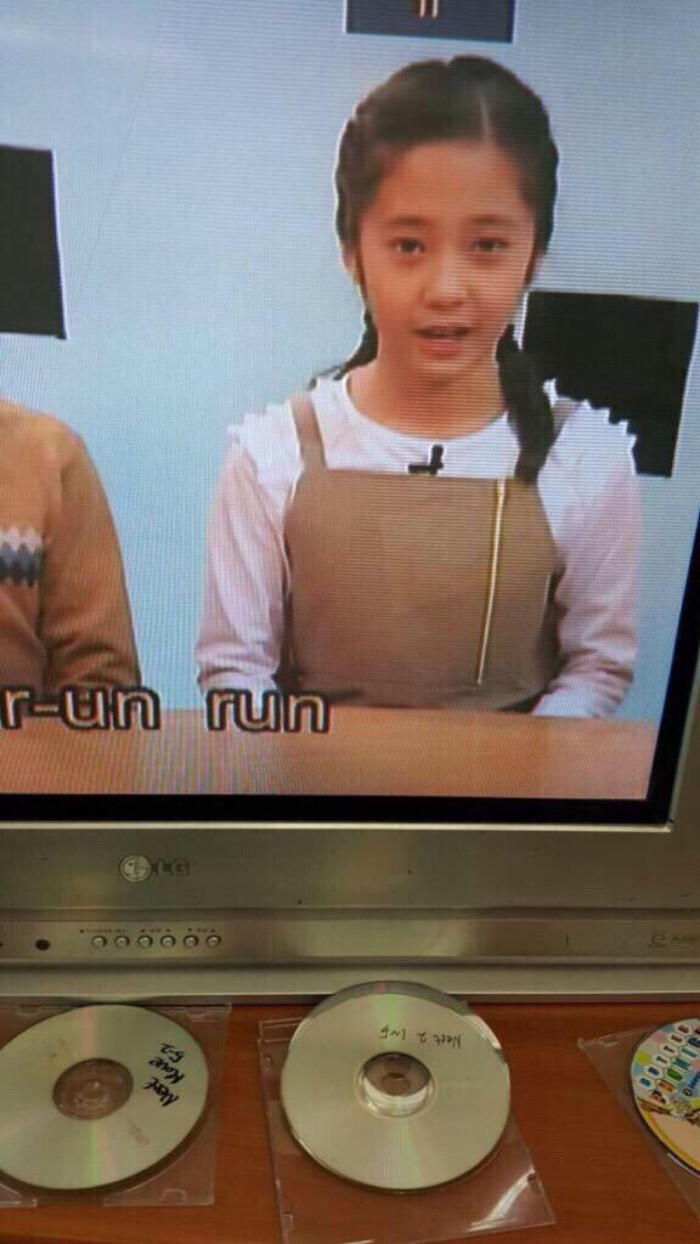 krystal郑秀晶小时候