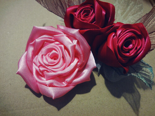 我的手工丝带玫瑰,一针一线的造花,我要做个快乐的造花匠