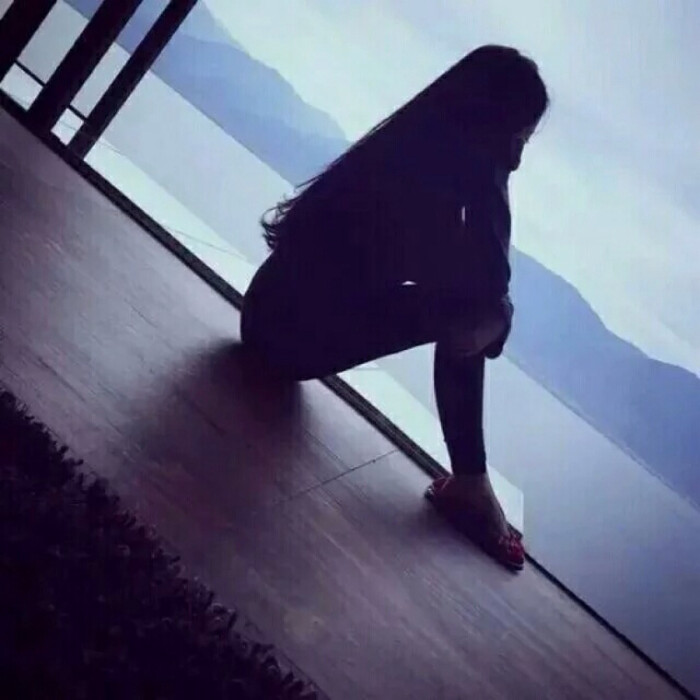 背影 女头