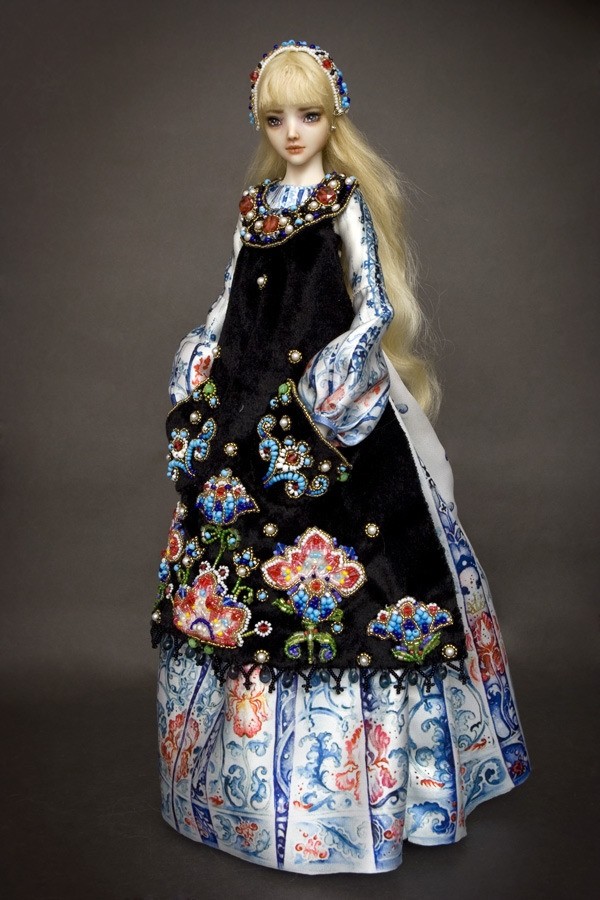 enchanted doll 翻 译过来就是"被施了魔法的人偶&quot;.