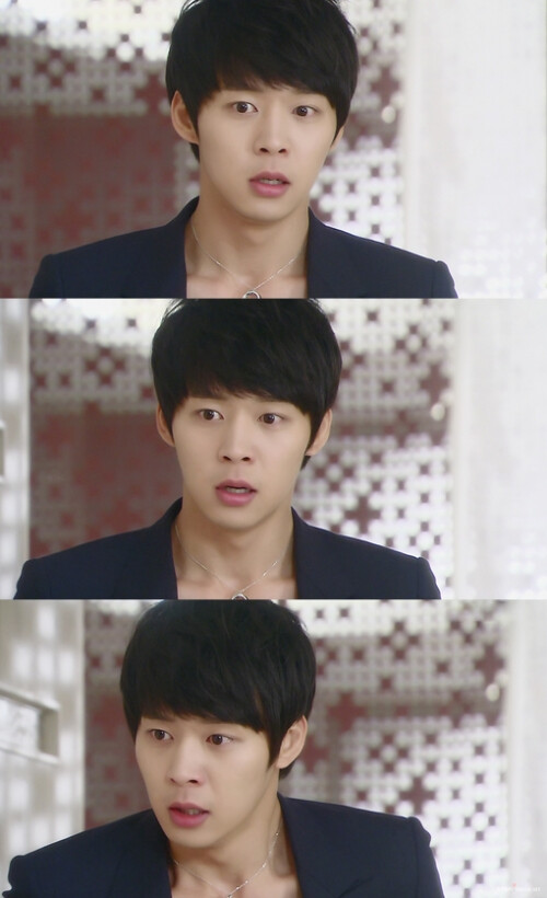 《屋塔房王世子》,韩国sbs电视台2012年水木剧,接档《拜托了,机长》.