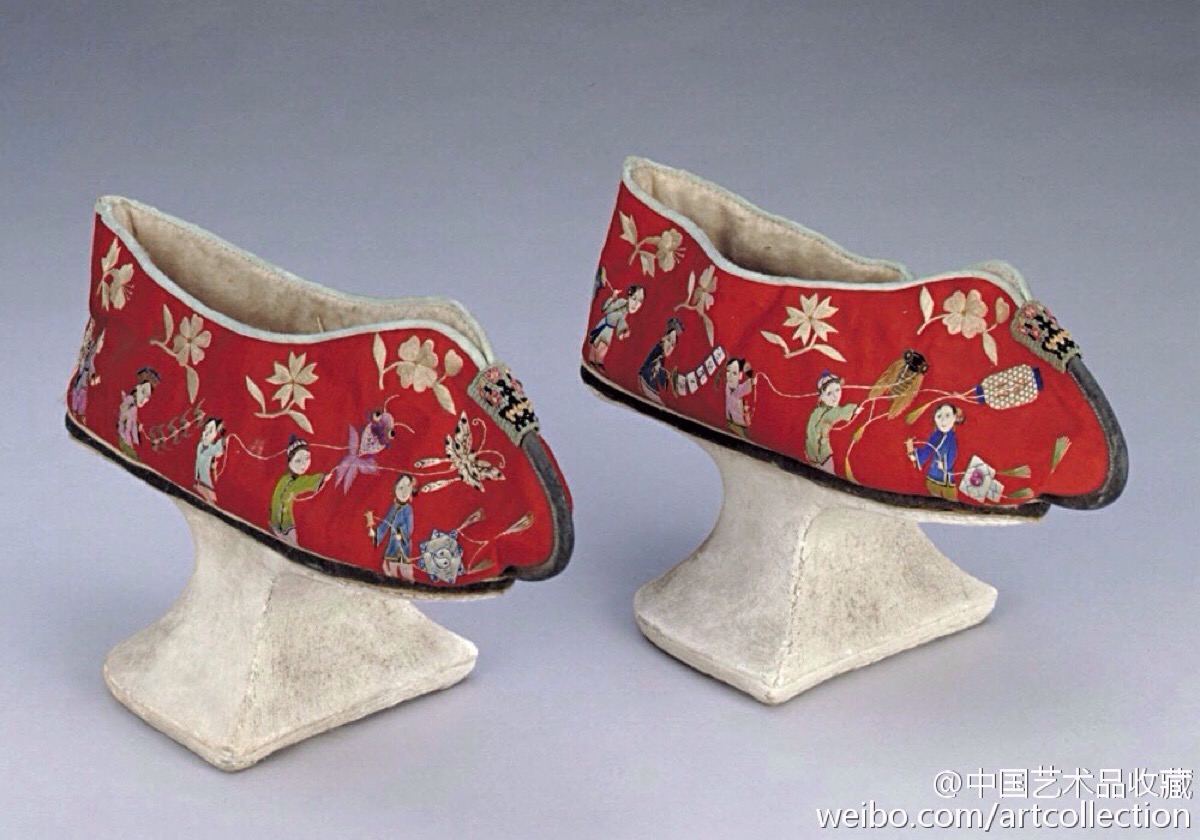 【清 《旗鞋》 】这种绣花的旗鞋以木为底,史称高底鞋,或称花盆底