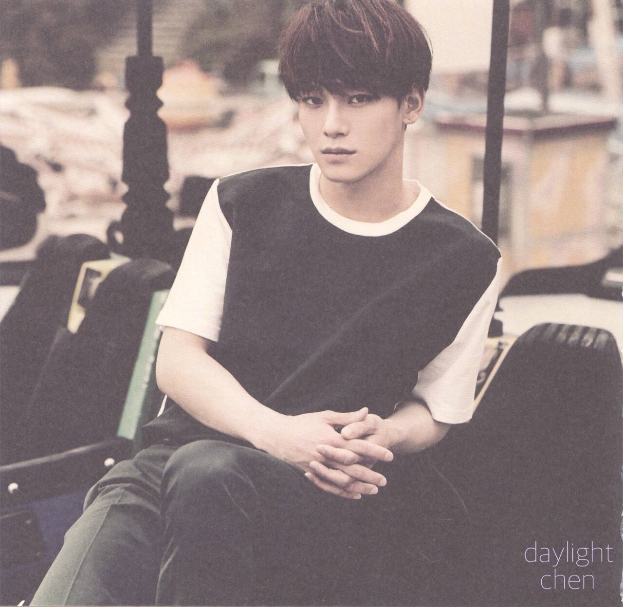 金钟大chen love me right 专辑内页扫图