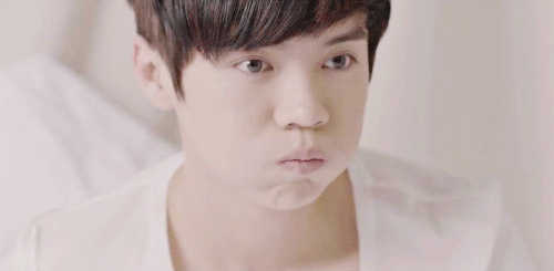 鹿晗 帅哥 明星 花美男 暖男 男神 文艺 小清新 杂志 画报 写真 自拍