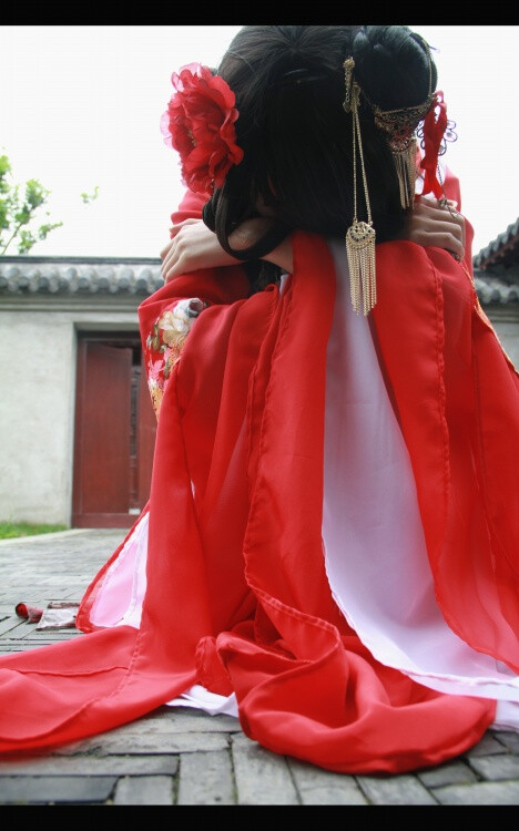 她要去哪里呢?她该去哪里?接下来要做什么?和谁白发苍苍?