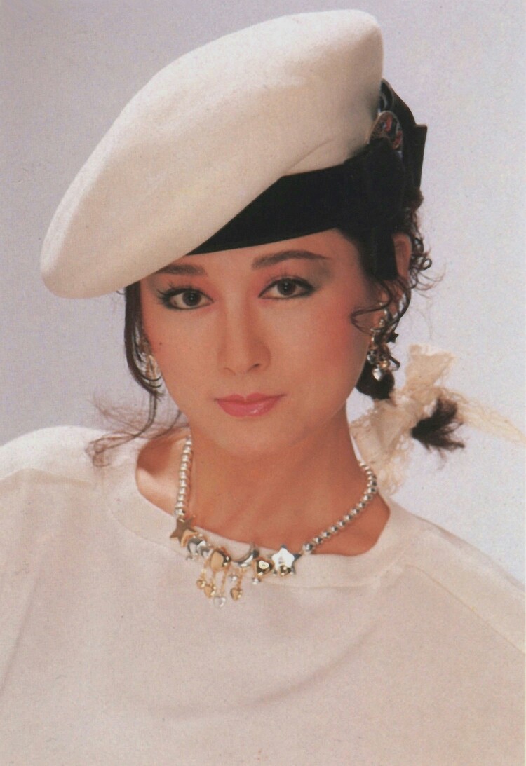 潘迎紫,代表作品:《神雕侠侣》,《一代女皇》,《一代皇后大玉儿》