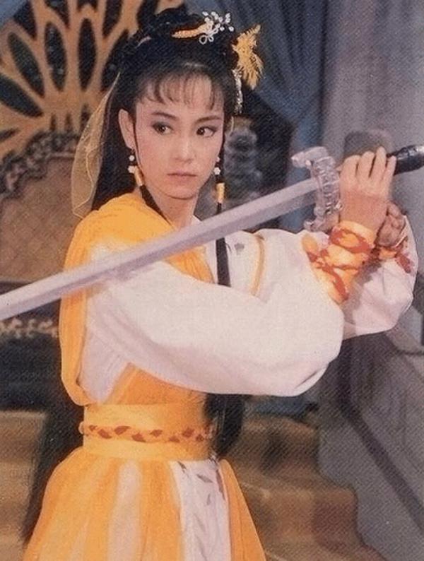 1983年因出演电视剧《少女慈禧》而在台湾一举成名,1984年首次赴香港80后的贩毒电视剧图片