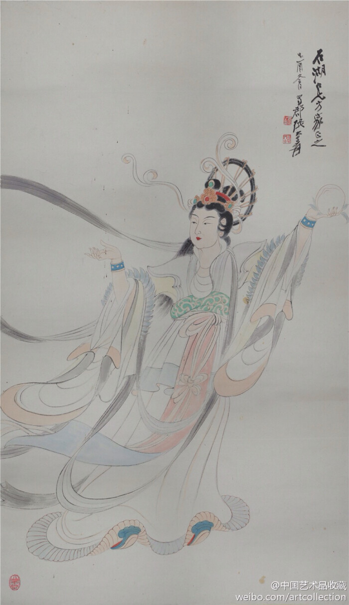 【 张大千 《仕女图》 】张大千中年时期赴敦煌临摹高古壁画,深受敦煌