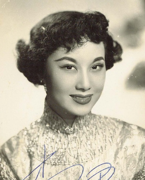 20世纪50年代小咪姐,艳惊好莱坞,有影坛长青树50年代老演员李丽华