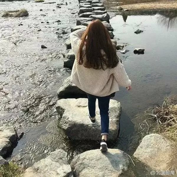 女头,背影