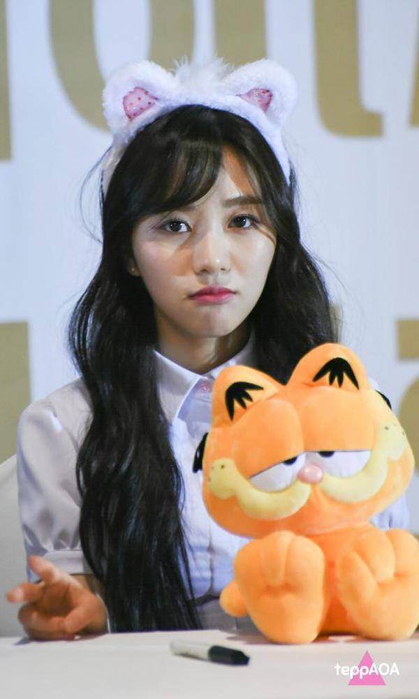 aoa 权玟娥