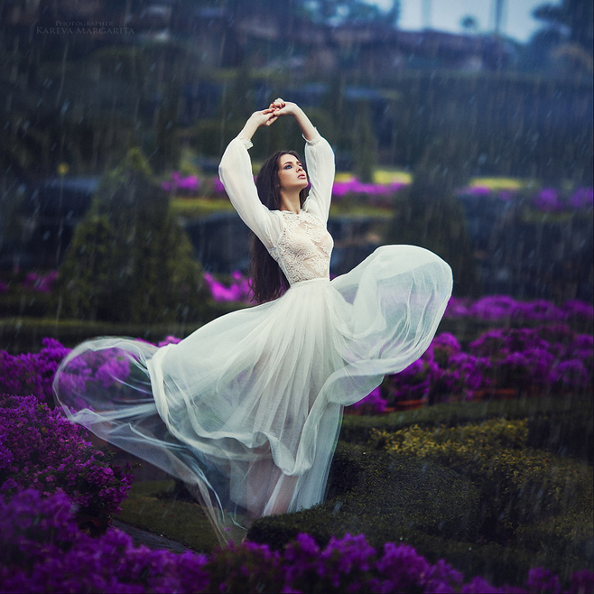 雨中跳舞唯美图片