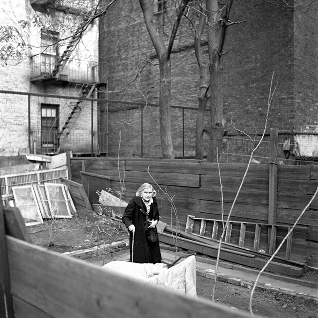 薇薇安·迈尔(vivian maier)(1926年2月1日- 2009年4月21日),美国业余