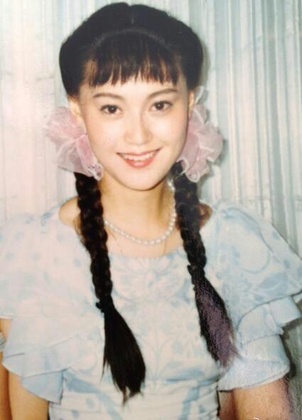 1962年出生的女明星,1975年出生的女明星 宋佳,1962年1月11日出生于山东青岛,中国影视女演员.