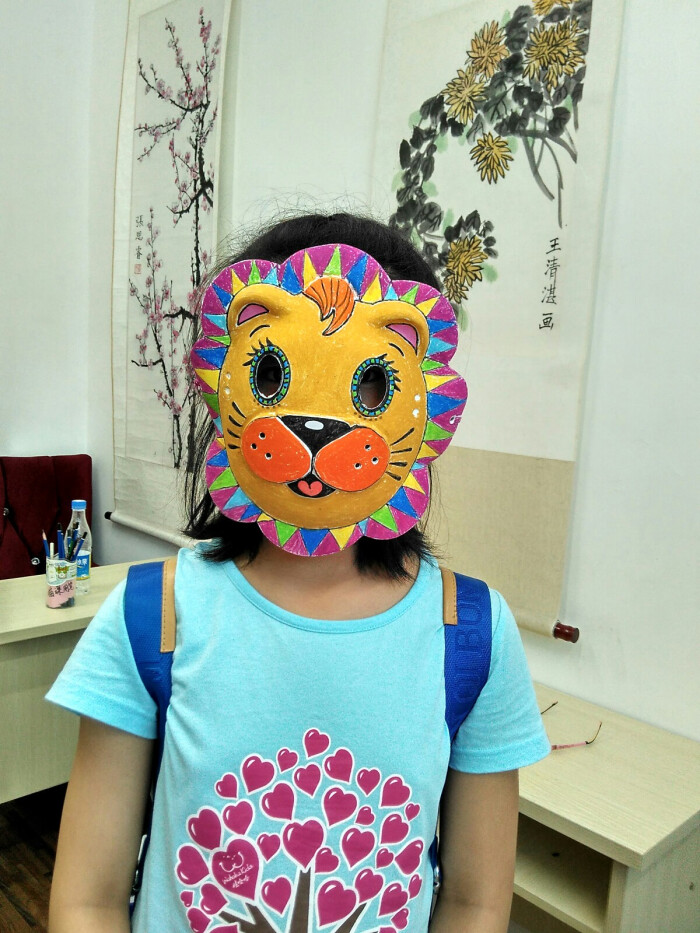 狮子头面具涂色图片