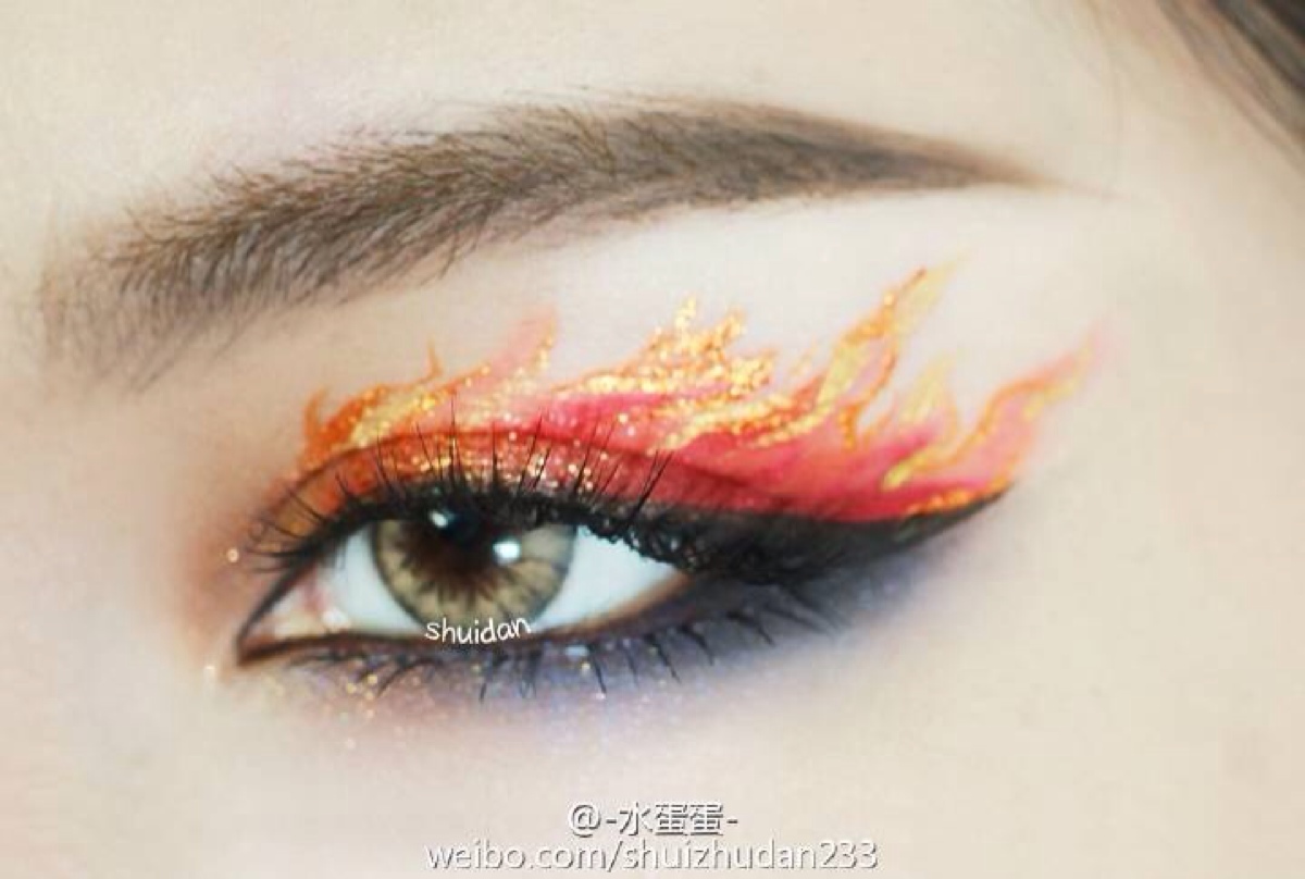 大圣归来 火焰形眼妆