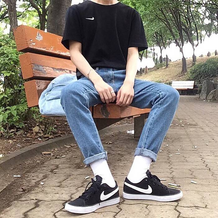 男生头像[你觉得对谁都一样好的人恶心,可人家就是要比你更招人待见