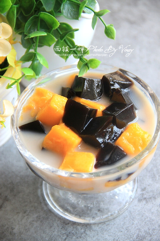 西镇一婶的甜品笔记---芒果椰汁龟苓膏.