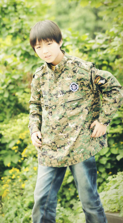 小小凯 军装也是好好看呐 tfboys王俊凯 cr logo