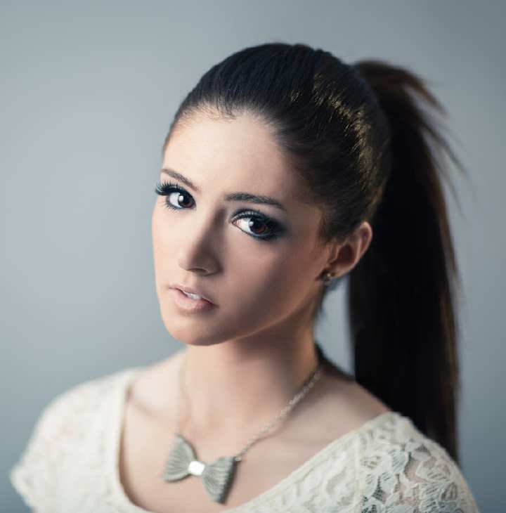 chrissy costanza,against the current乐队成员的歌手,是美国小有