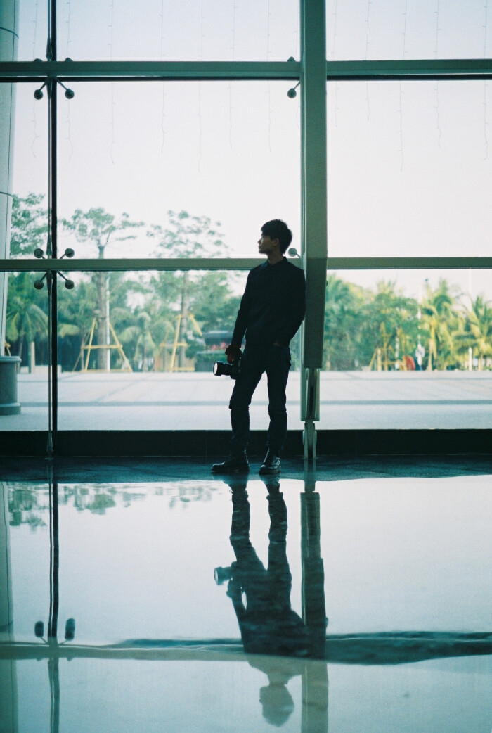 胶片 男朋友 男生 写真 冬天 阳光 逆光 湛江 搭配 人像 摄影 by 野猪