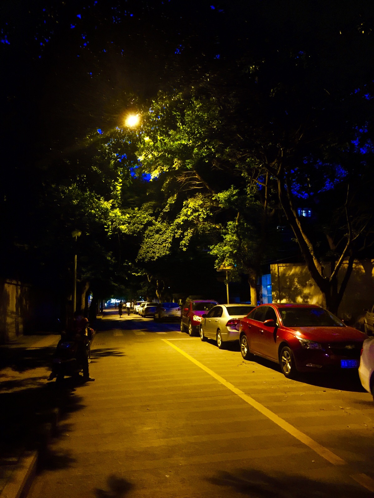 夜晚的小街