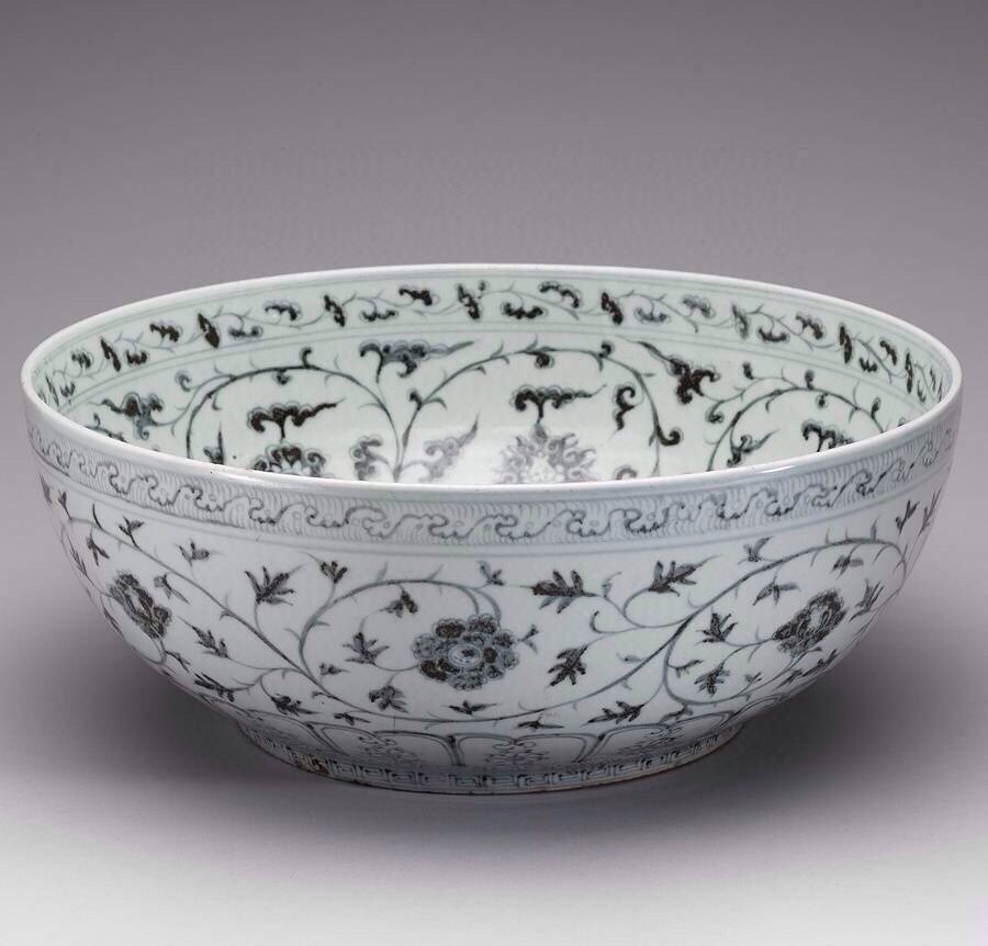 瓷器#【 明洪武 《青花瓷缠枝牡丹纹大碗》 】高15.9cm,口径41.