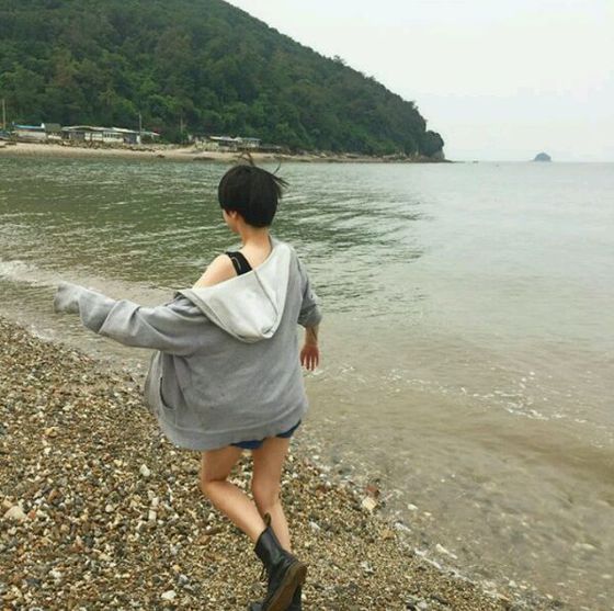 金孝善 短发女神 头像壁纸
