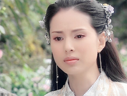 李若彤《武当【沈蓉/雪鹰】芳容丽质更妖娆,秋水精神瑞雪标.