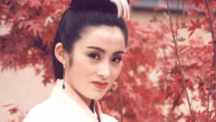 亚洲电视性感训练班发掘的张敏,1987年被永盛艺员老板娘向太出身肉色电影图片