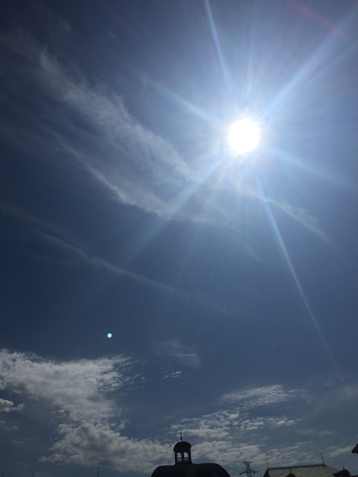 自己拍的风景,非常适合做壁纸和锁屏,自己有在用,绝无p图.