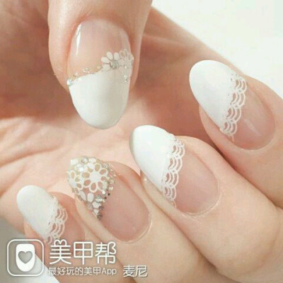 白色蕾丝法式新娘美甲