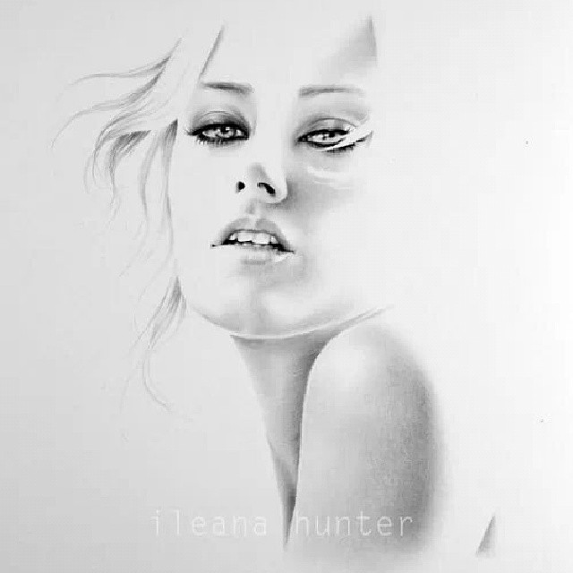 英国美女铅笔画画家ileana hunter的人物肖像画,细致传神,人漂亮画也