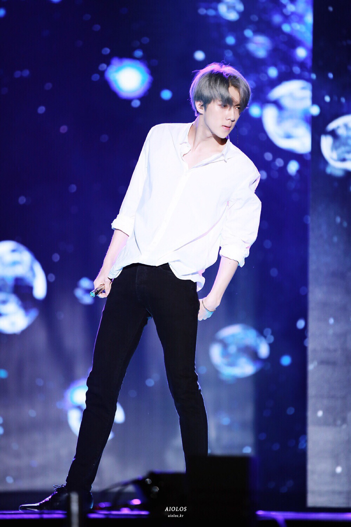 世勋sehun exo 演唱会 银发【美疯了的宝宝( )】墙纸 wallpaper