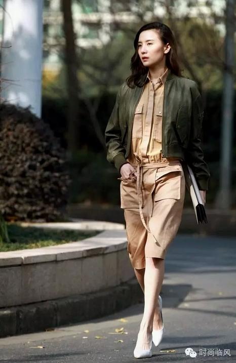 小宋佳 美女 明星 最会穿衣服的女明星 军旅的休闲风 别样的男孩子气