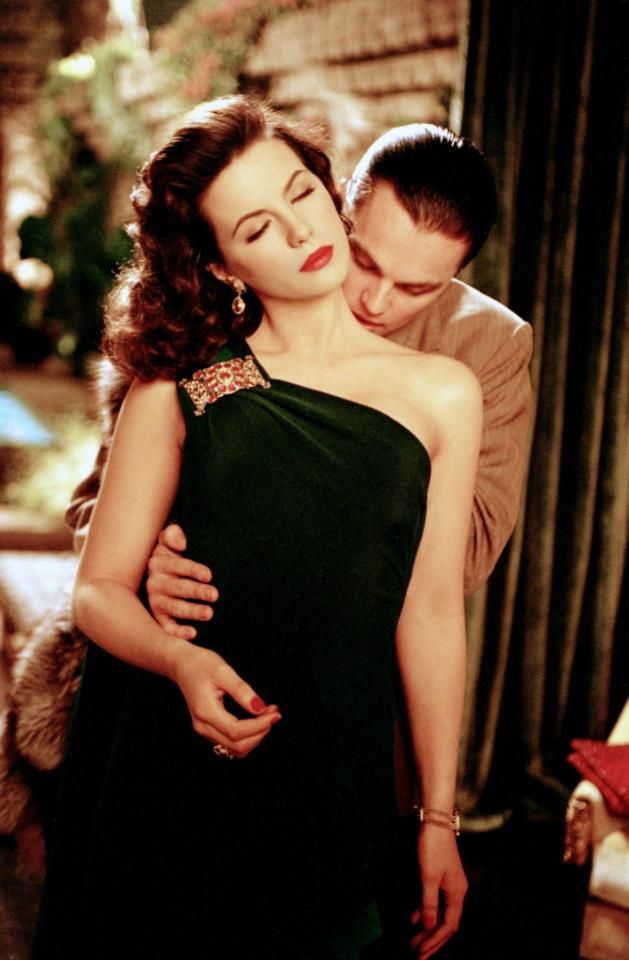 在电影《飞行家》中扮演的好莱坞女星艾娃·嘉德纳ava gardner,电影的