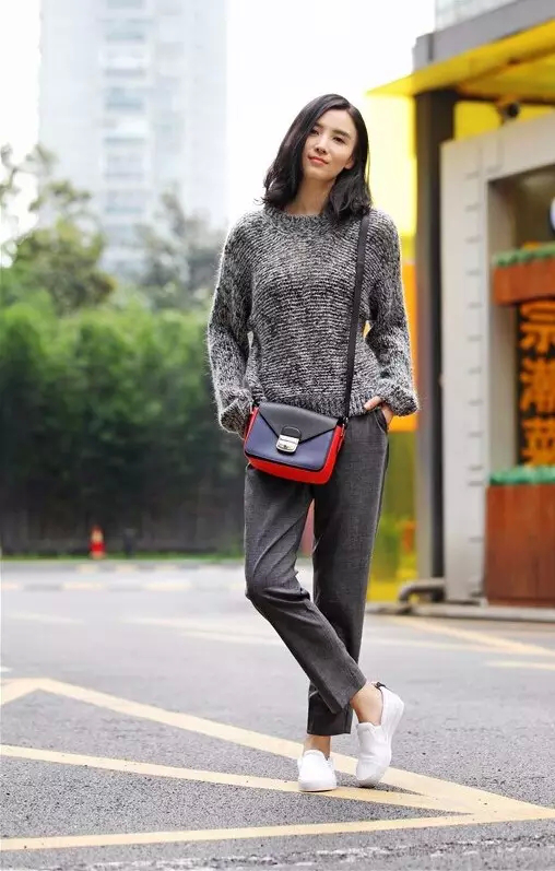 小宋佳# 172的身高,衣服架子,私以为是内地女星私服搭配最有感觉的.