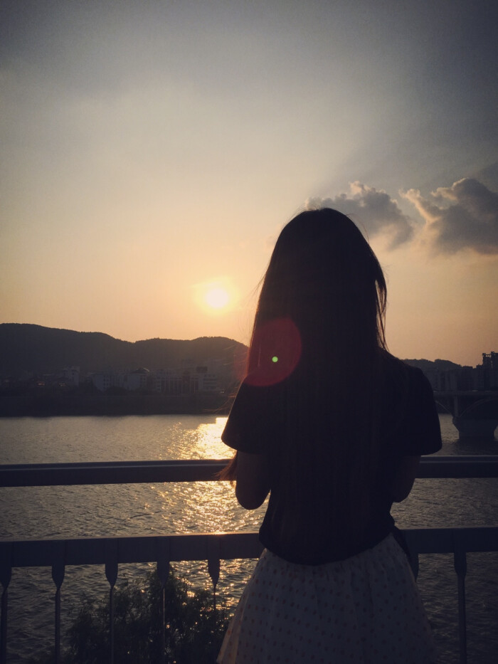 背影的美 你懂吗