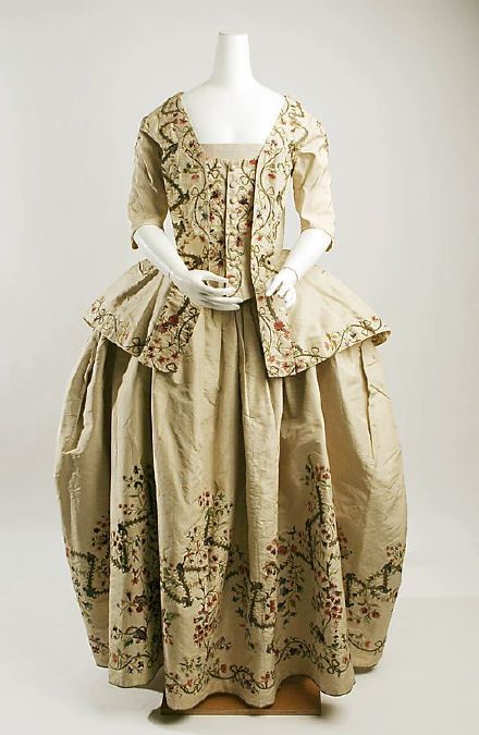 十八世纪女子服装