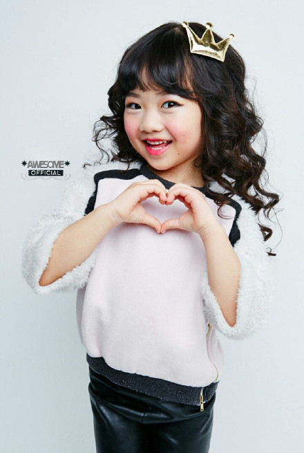 韩国童星罗夏恩图片