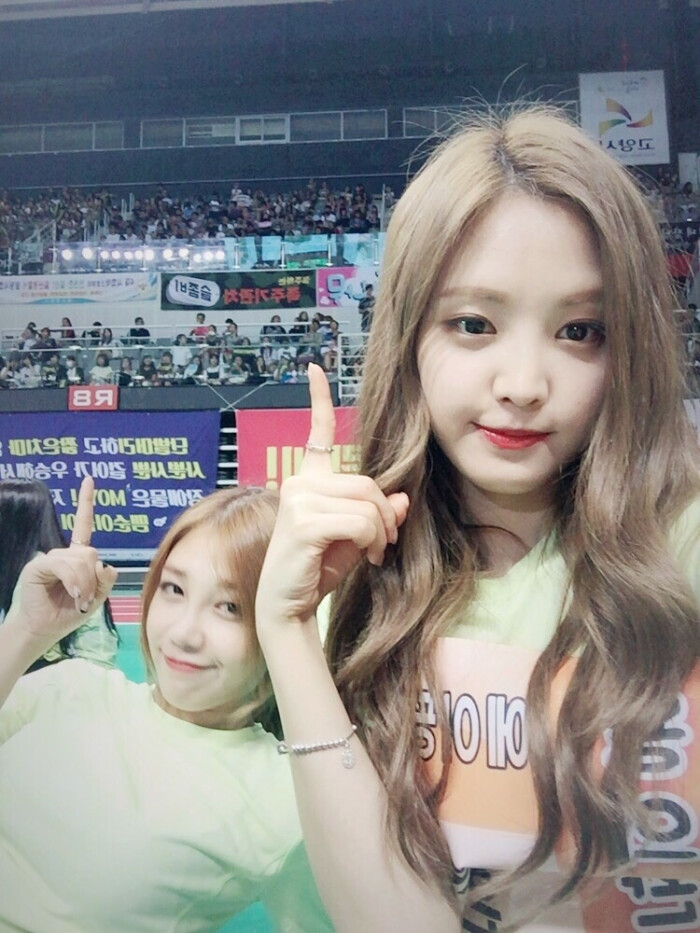 a pink 郑恩地 孙娜恩