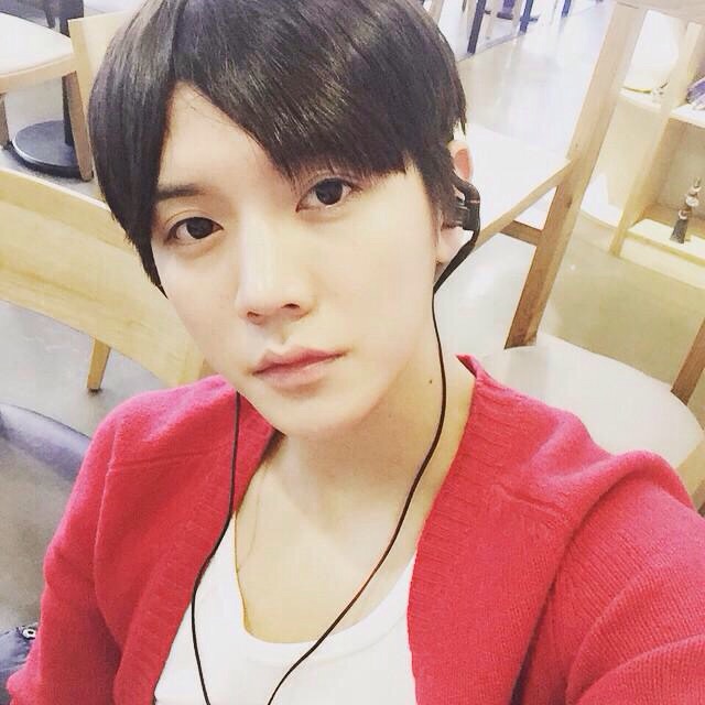 崔珉起 ren 发型 搭配 自拍 忙内 nuest
